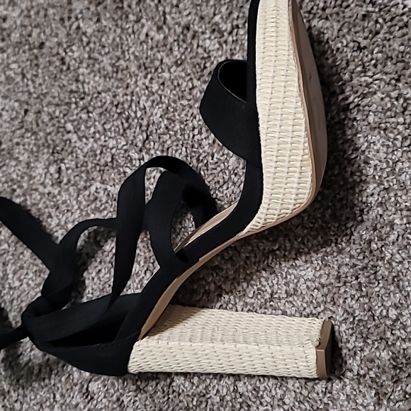 Zaneta by Shoedazzle. Black Lace-up 5" Platforms Heels. Women's 9. NWOT - Picture 5 of 5